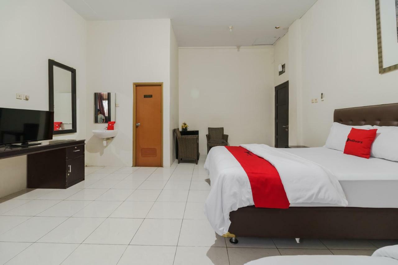 Reddoorz Syariah Near Fort Marlborough Bengkulu Exterior foto