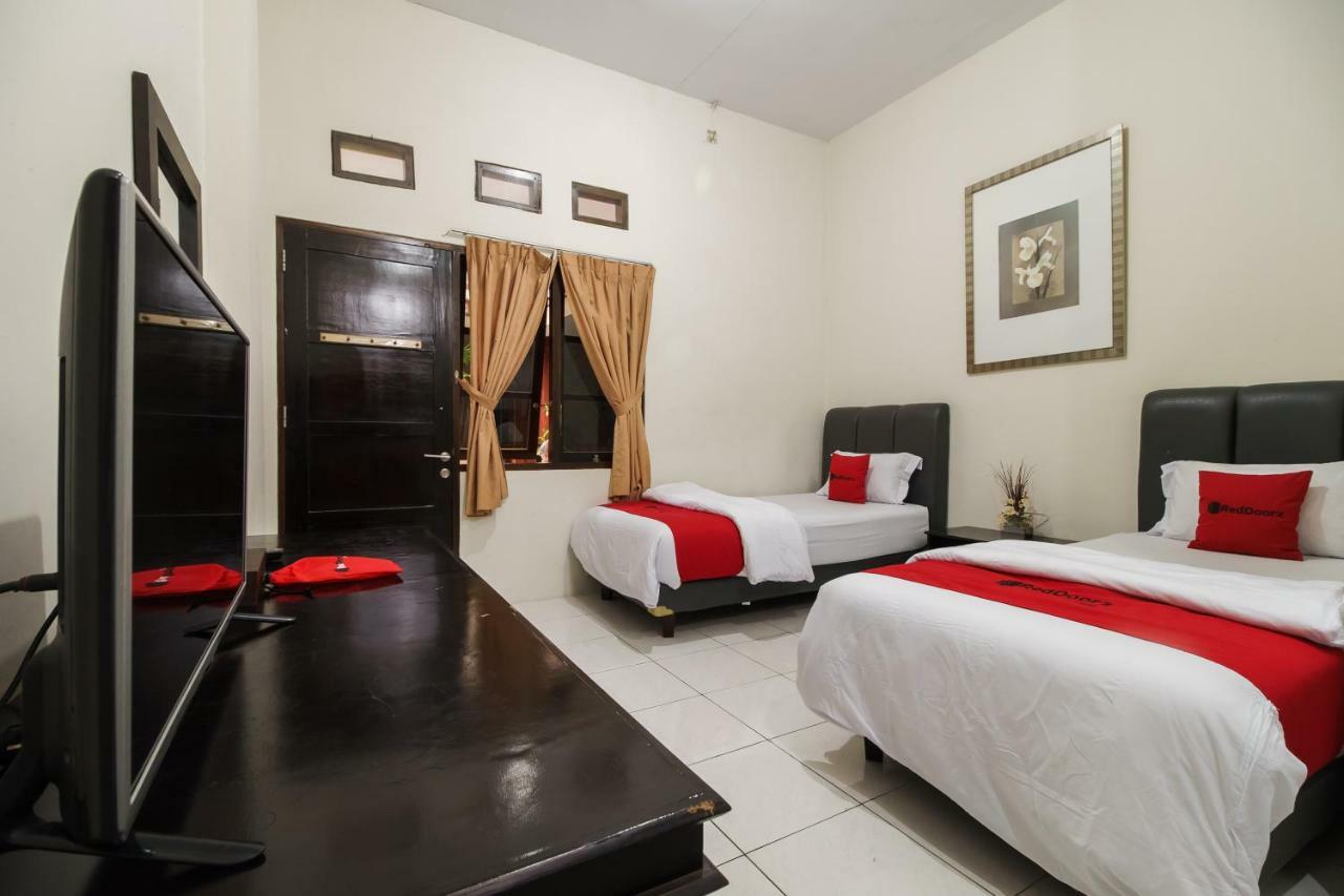 Reddoorz Syariah Near Fort Marlborough Bengkulu Exterior foto